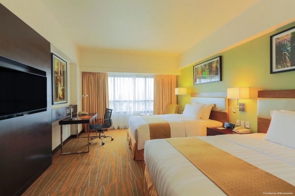 Holiday Inn & Suites MAKATI (Makati City)